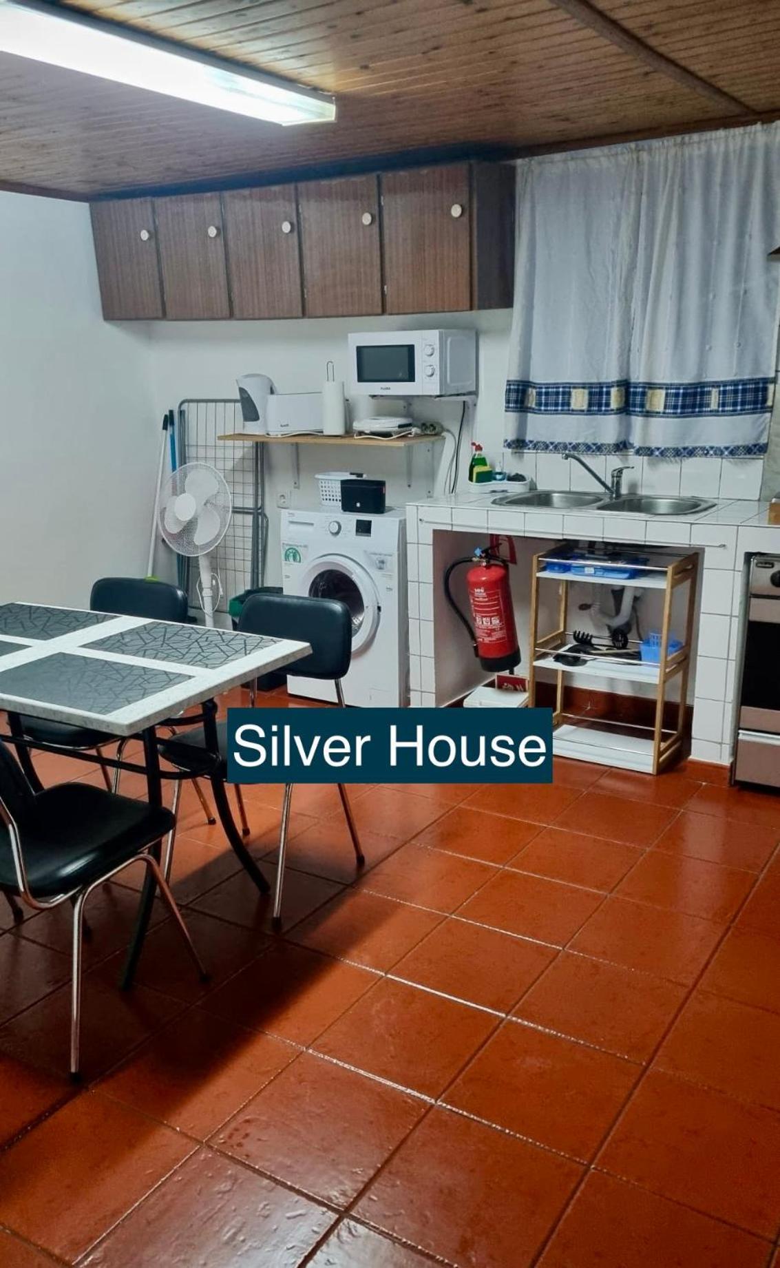Golden House Villa Angra do Heroismo Luaran gambar